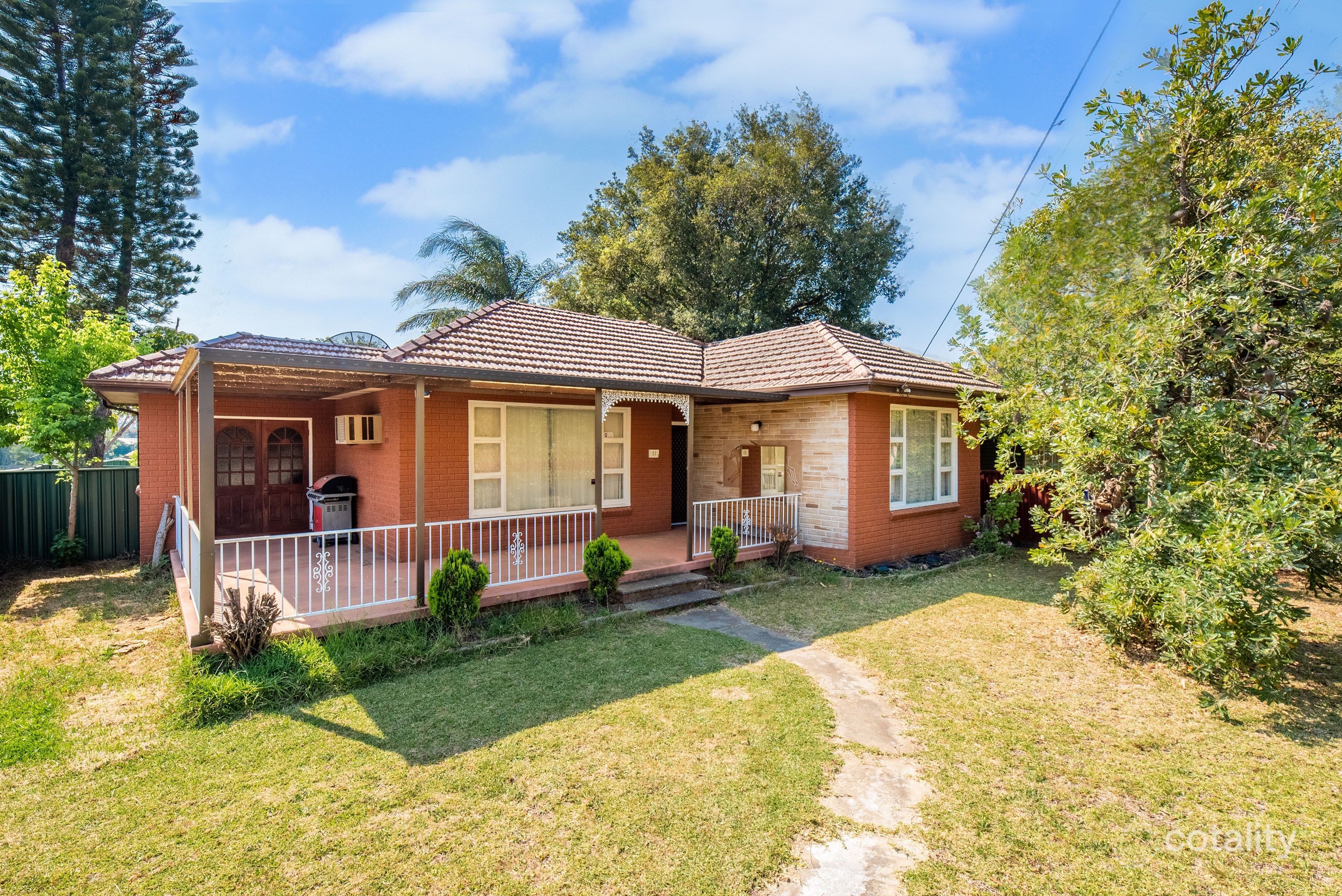 11 Albert St, Ingleburn, NSW 2565