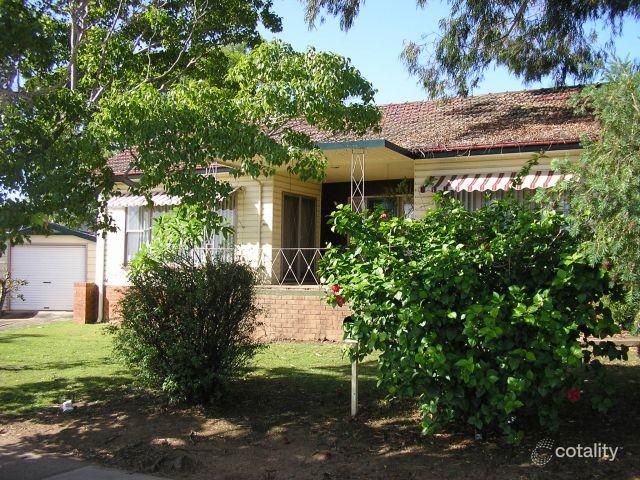 104a Lindesay St, Campbelltown, NSW 2560