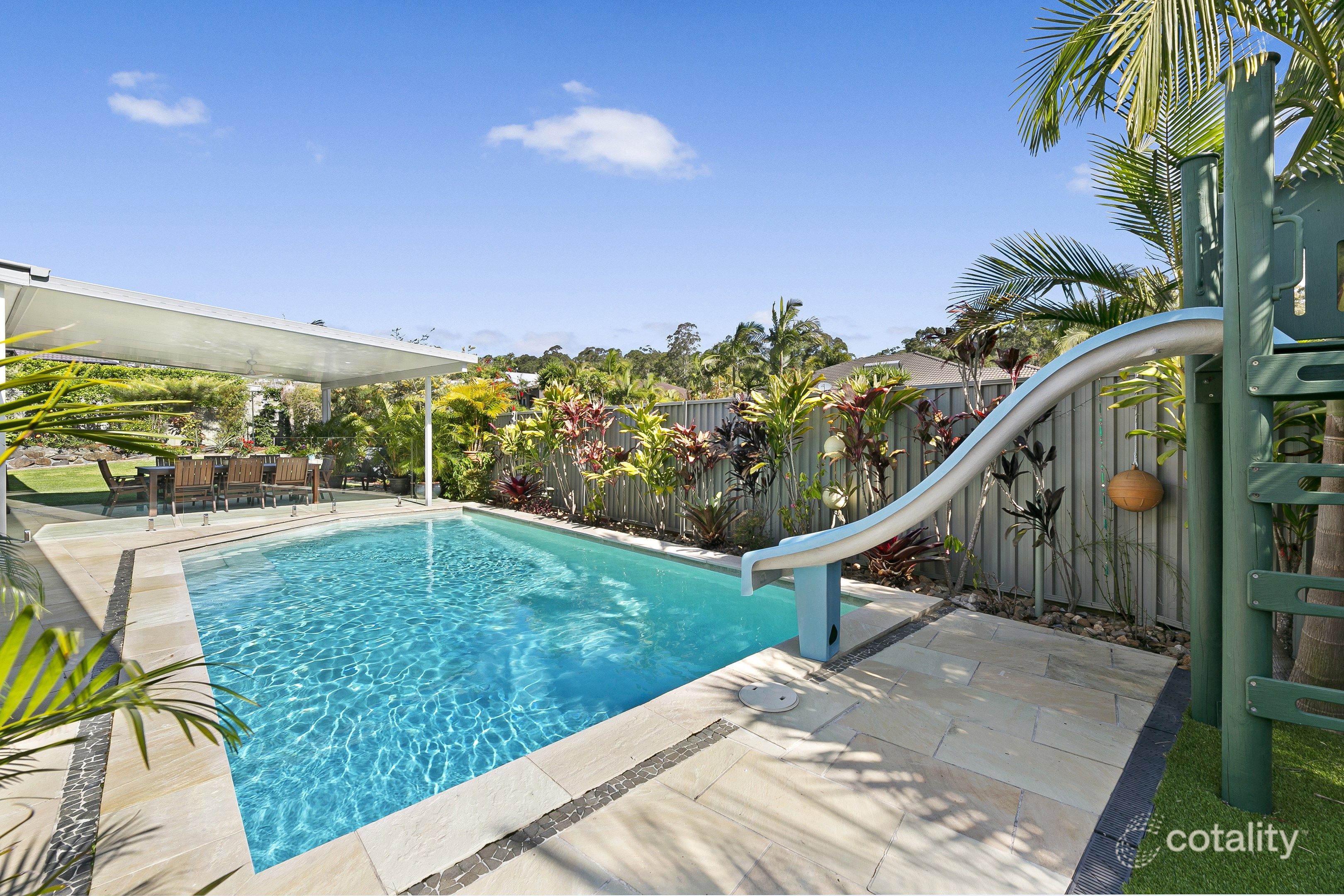 9 Emerson Dr, Bonogin, QLD 4213