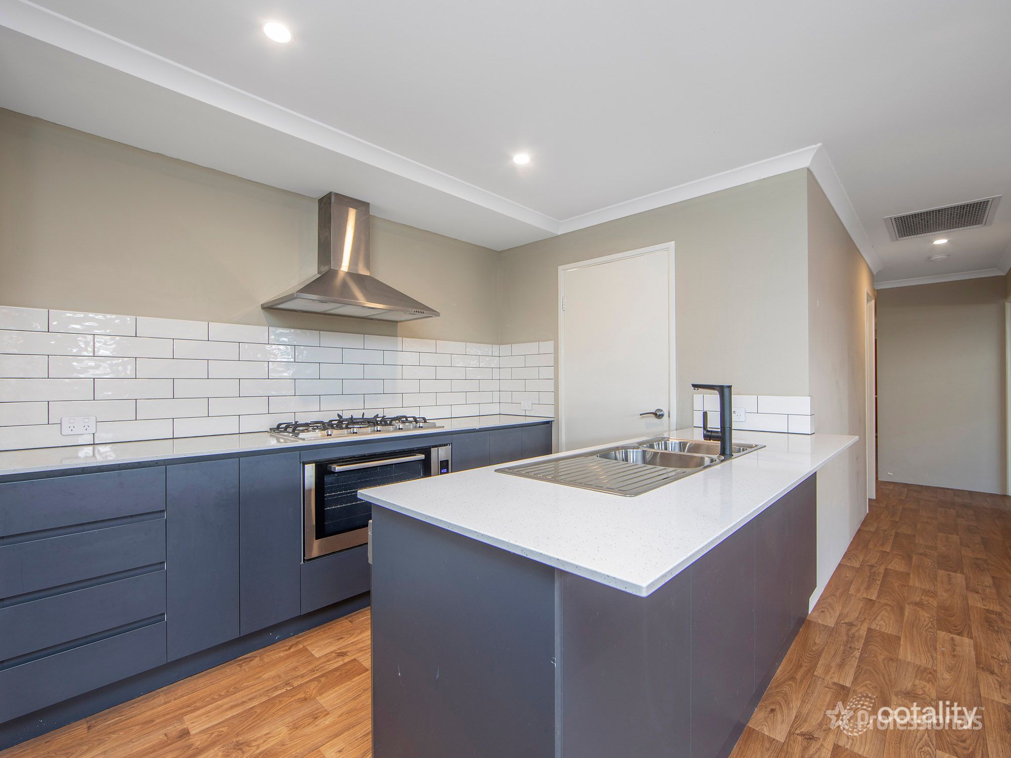 11 Bomere Ch, Aveley, WA 6069