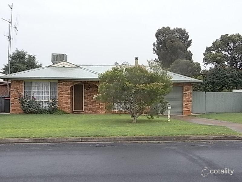 40 Flinders St, Parkes, NSW 2870