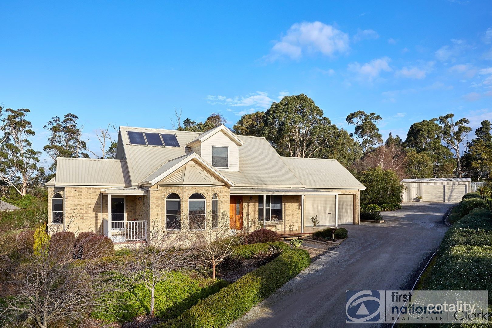 3 Canterbury Cl, Drouin, VIC 3818