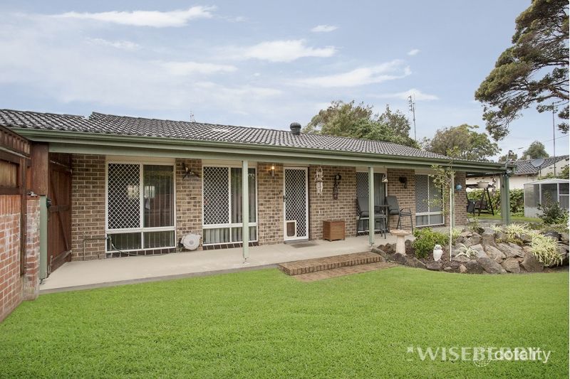 11 Lake Haven Dr, Gorokan, NSW 2263