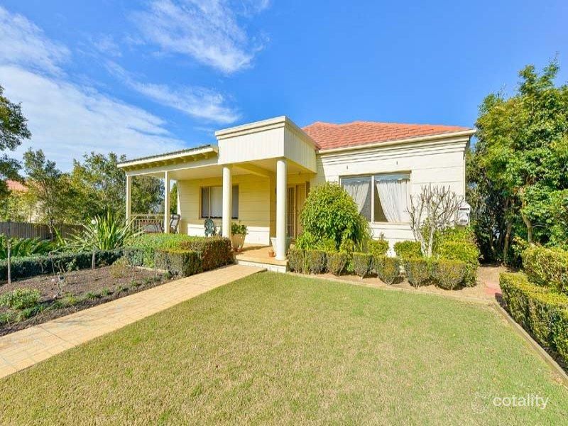 14 Elizabeth Henrietta Cct, Macquarie Links, NSW 2565