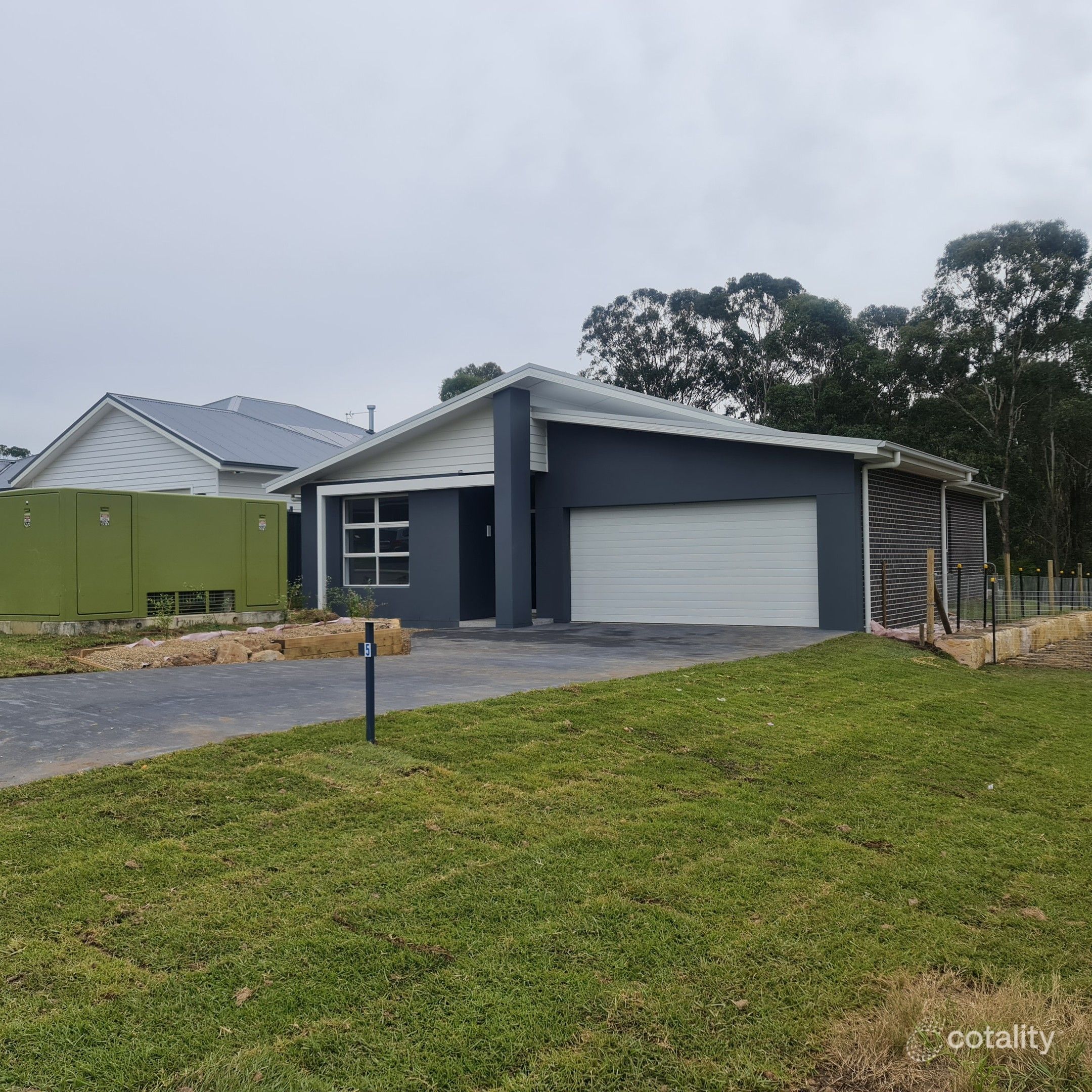 5 Kurrajong Cres, Tahmoor, NSW 2573