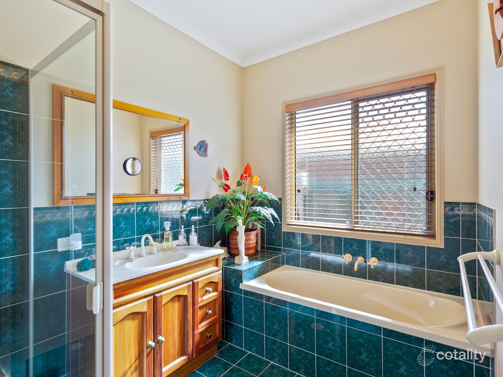 3 Newport Cct, Sandstone Point, QLD 4511