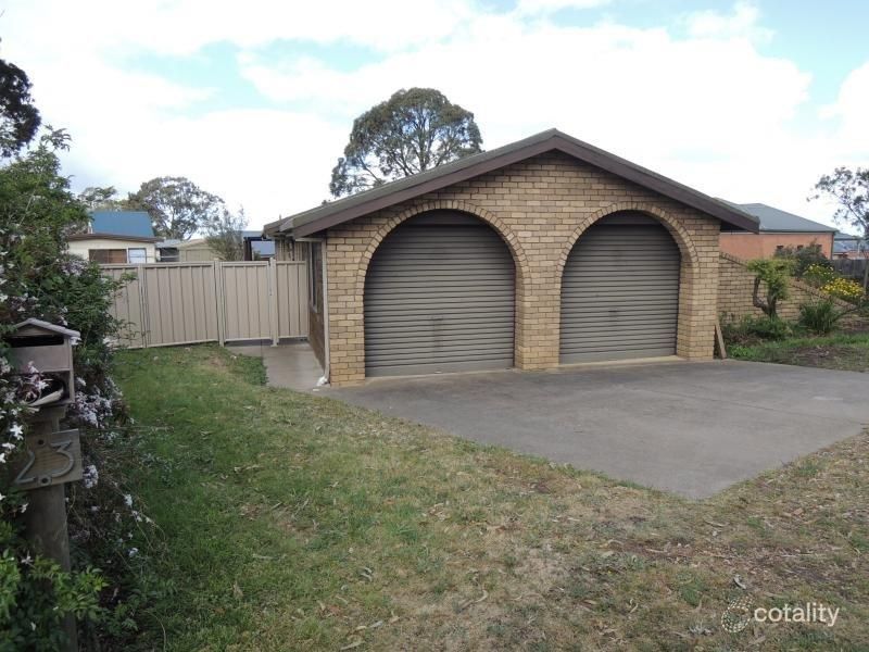23 Gordon St, Heyfield, VIC 3858