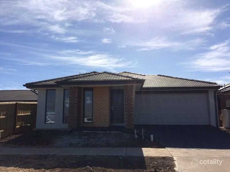 27 Treeve Pkwy, Werribee, VIC 3030