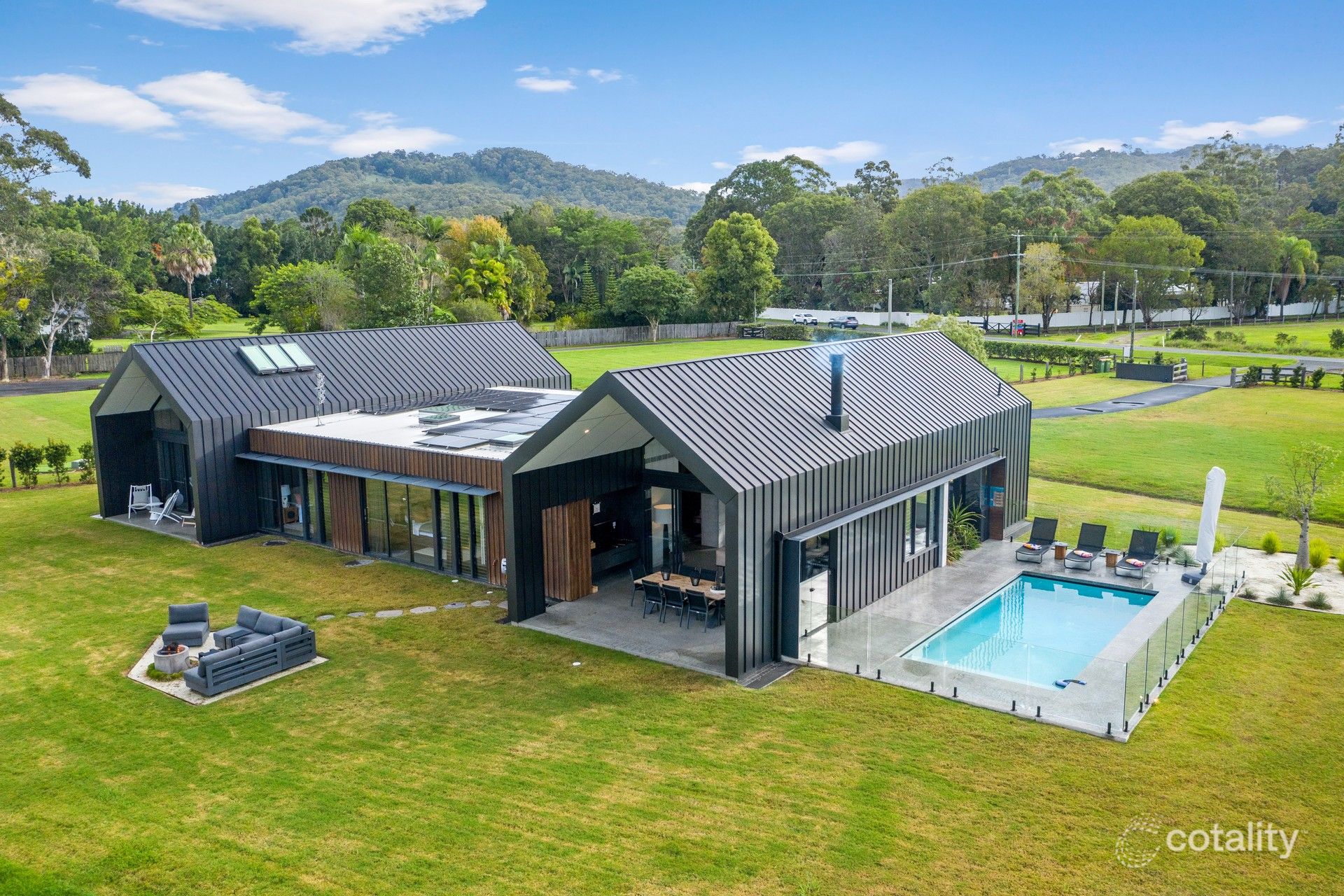 427 Tallebudgera Creek Rd, Tallebudgera Valley, QLD 4228
