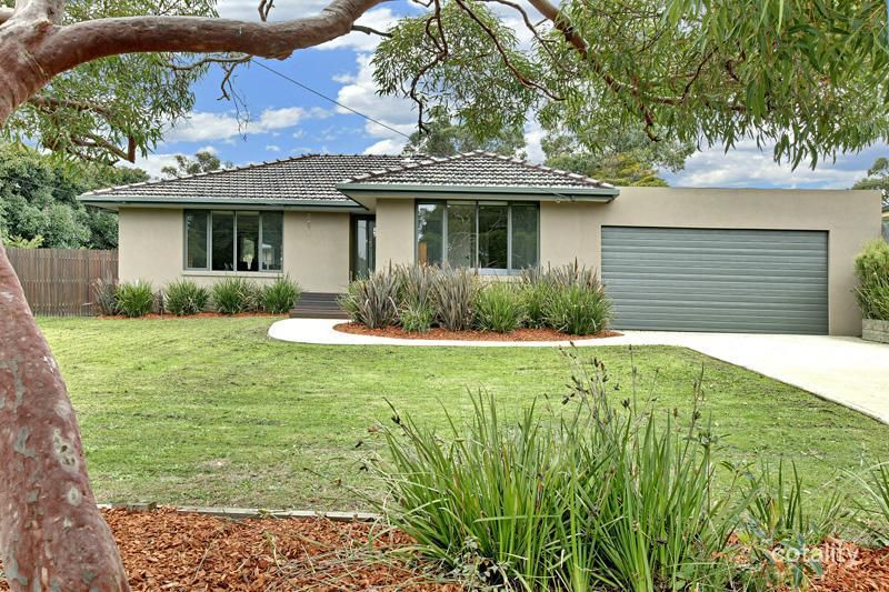 4 Broughton Ave, Croydon, VIC 3136