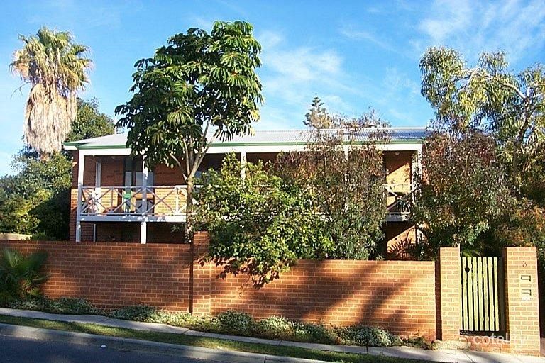 1/3 Swanbourne St, Fremantle, WA 6160