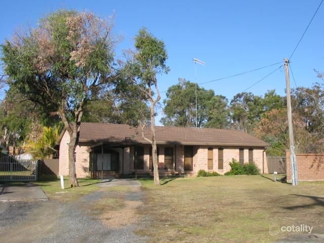 8 Lucas Cres, Berkeley Vale, NSW 2261