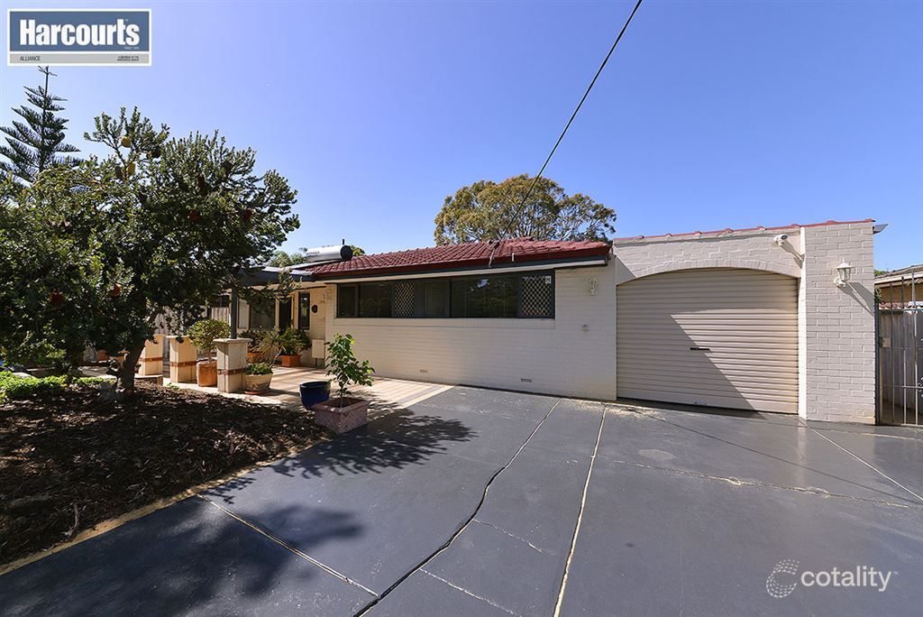 70 Camberwarra Dr, Craigie, WA 6025