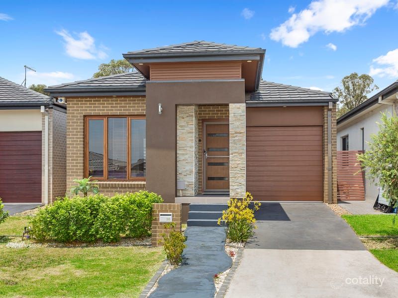 38 Allom St, Ropes Crossing, NSW 2760