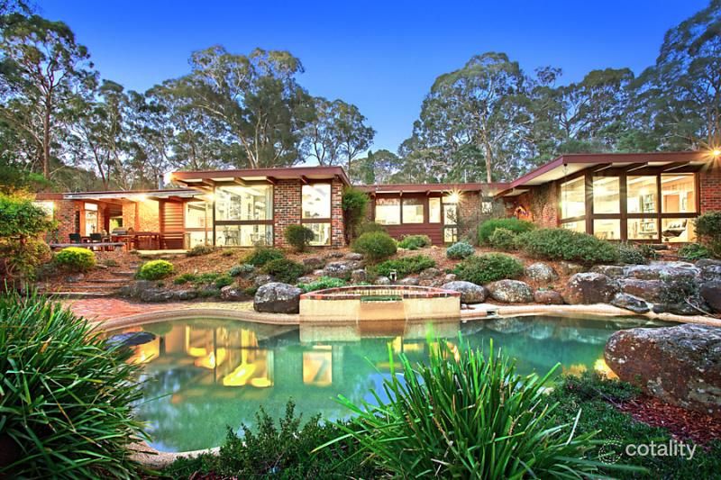 16 Yarra Braes Rd, Eltham, VIC 3095