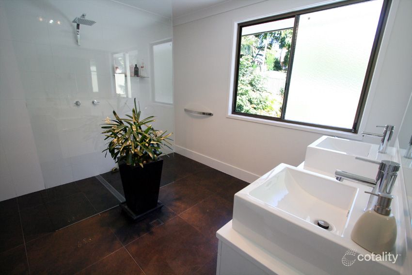 57 Balfour Cres, Highland Park, QLD 4211