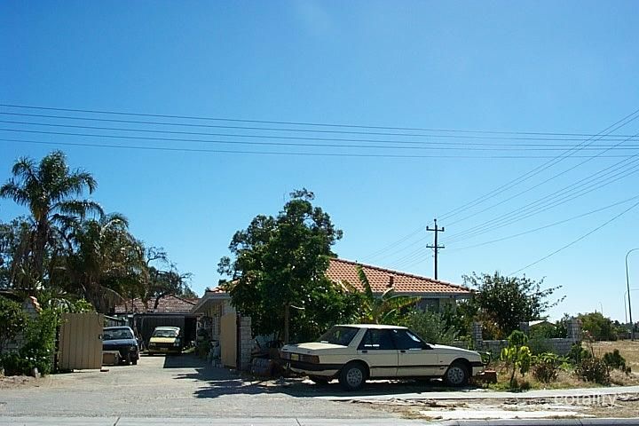 1 Balgonie Ave, Girrawheen, WA 6064