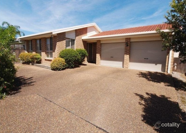 6 Newton Pl, Blue Haven, NSW 2262