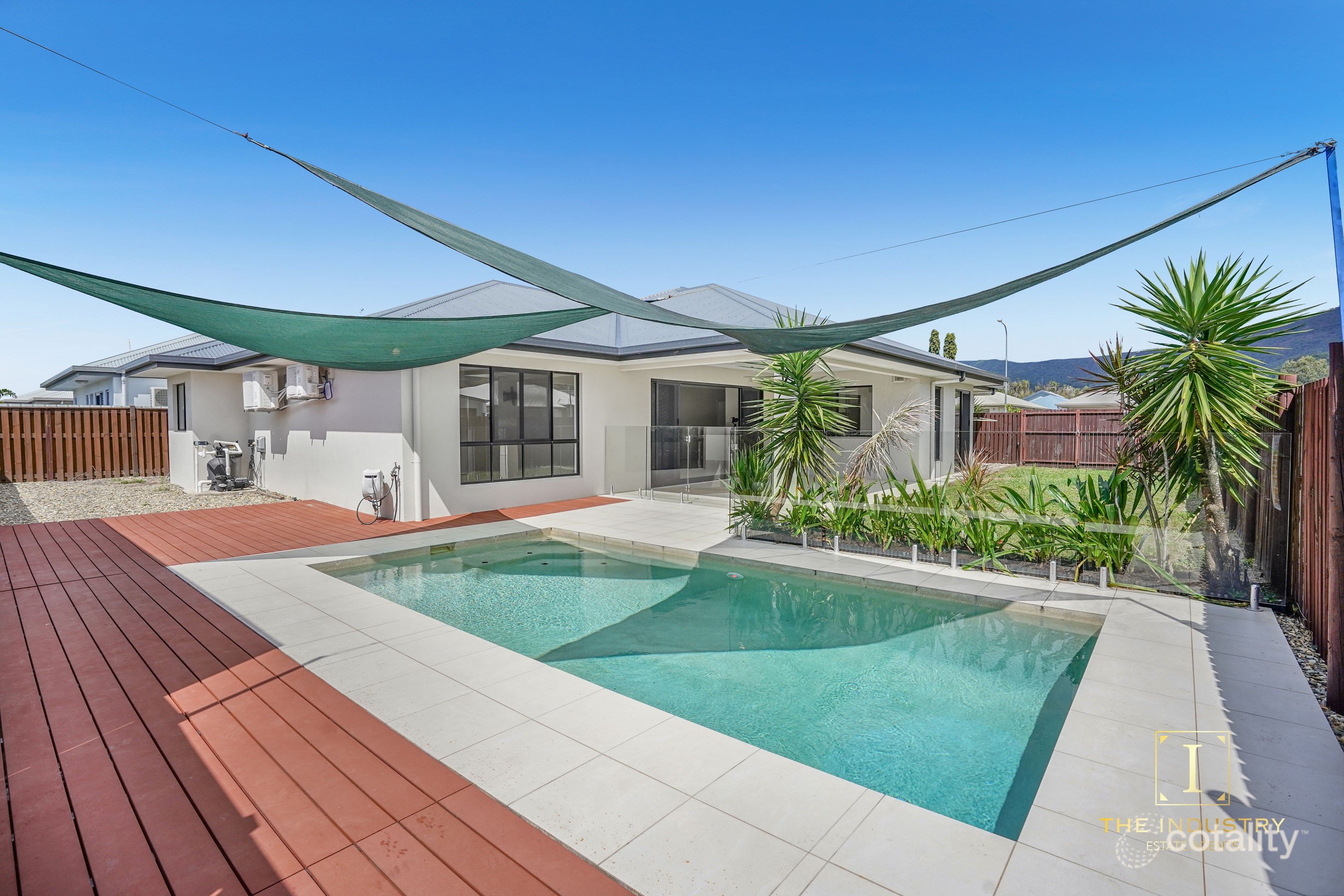 8 Bluecove Cct, Trinity Park, QLD 4879