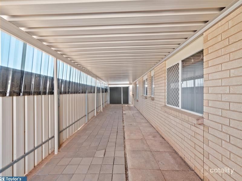 13 Cyclamen Ave, Para Hills West, SA 5096
