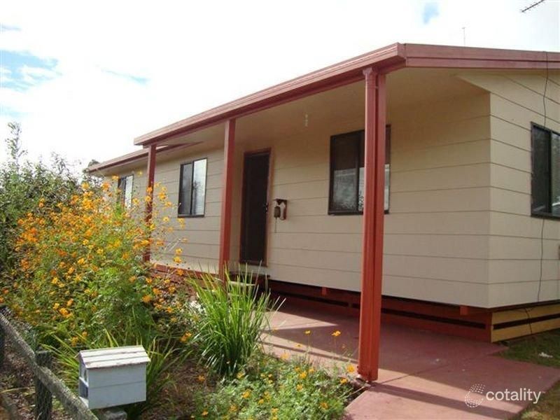 4 Baird St, Kearneys Spring, QLD 4350