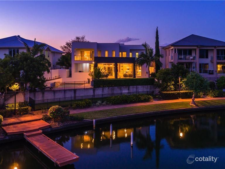 5046 Emerald Island Dr, Carrara, QLD 4211
