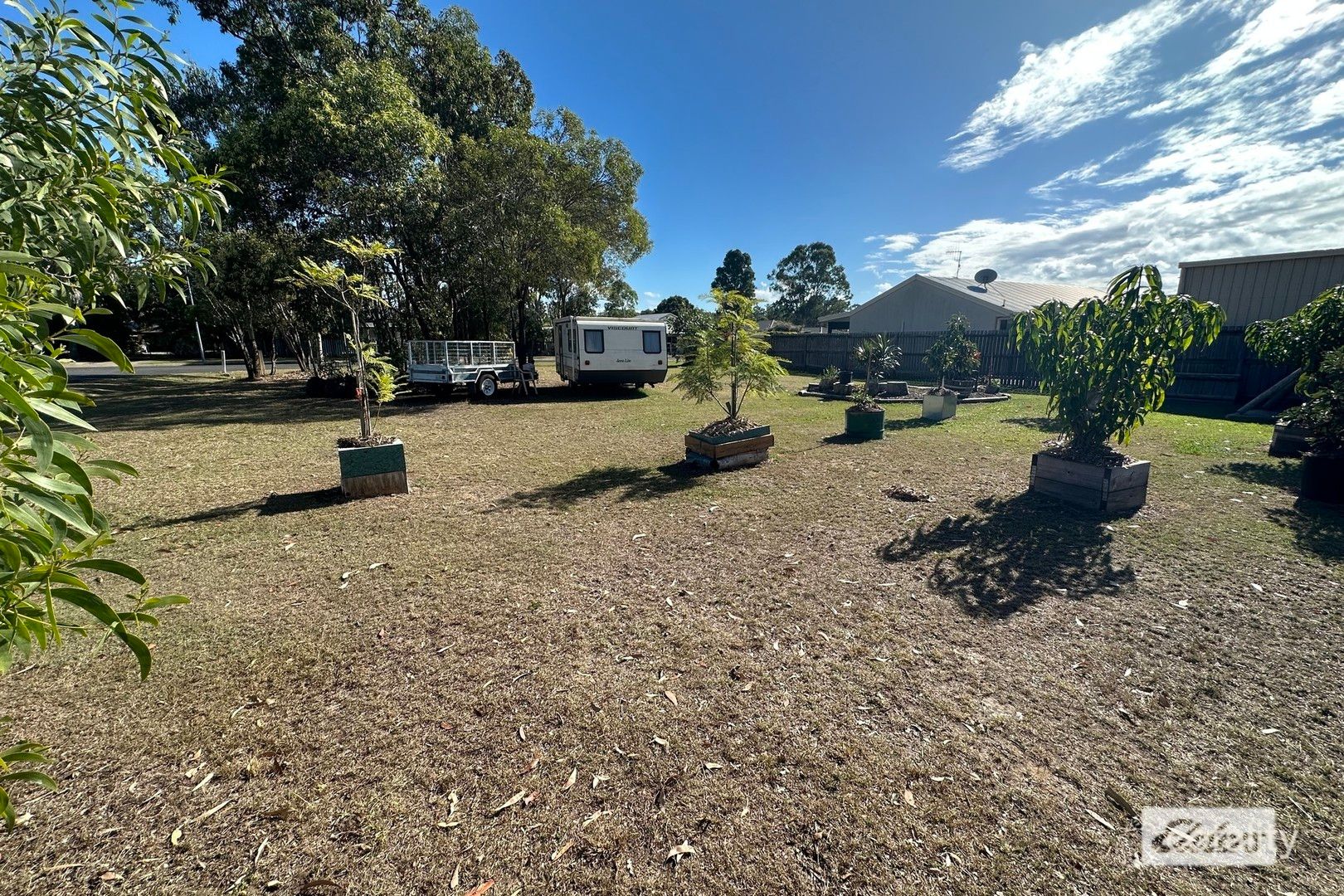 42 James, Howard, QLD 4659