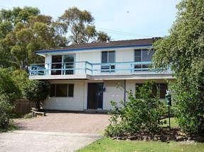 22 Lake St, Wyee Point, NSW 2259