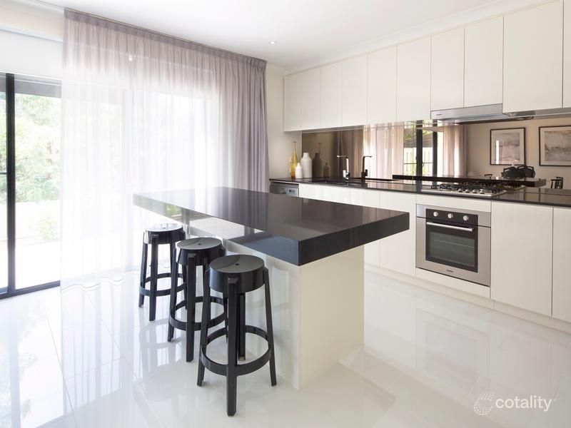 30 Peninsula Ct, Mermaid Waters, QLD 4218