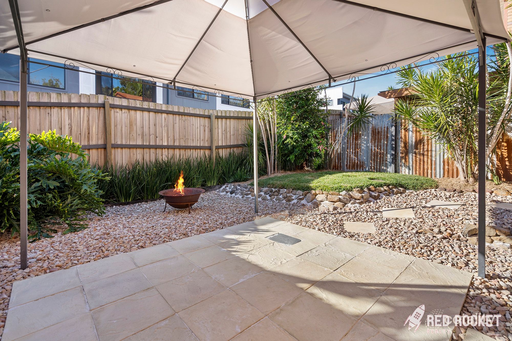 27/111 Barbaralla Dr, Springwood, QLD 4127