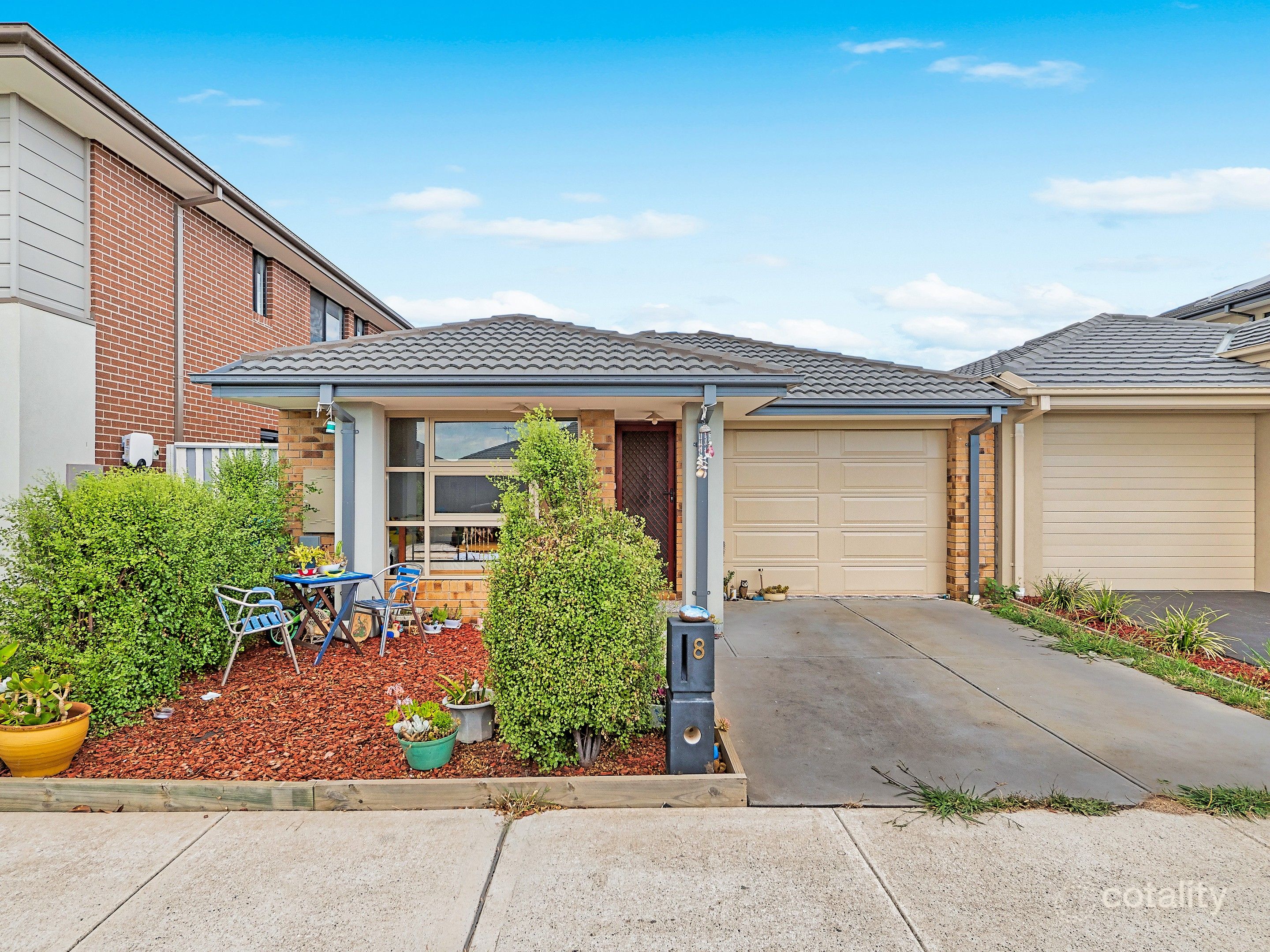 8 Romulus Cres, Cranbourne West, VIC 3977