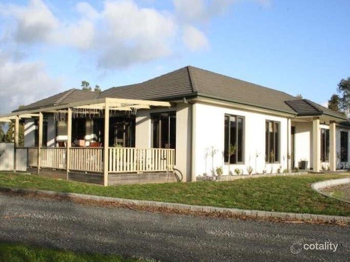 24 Raglan St, Miners Rest, VIC 3352