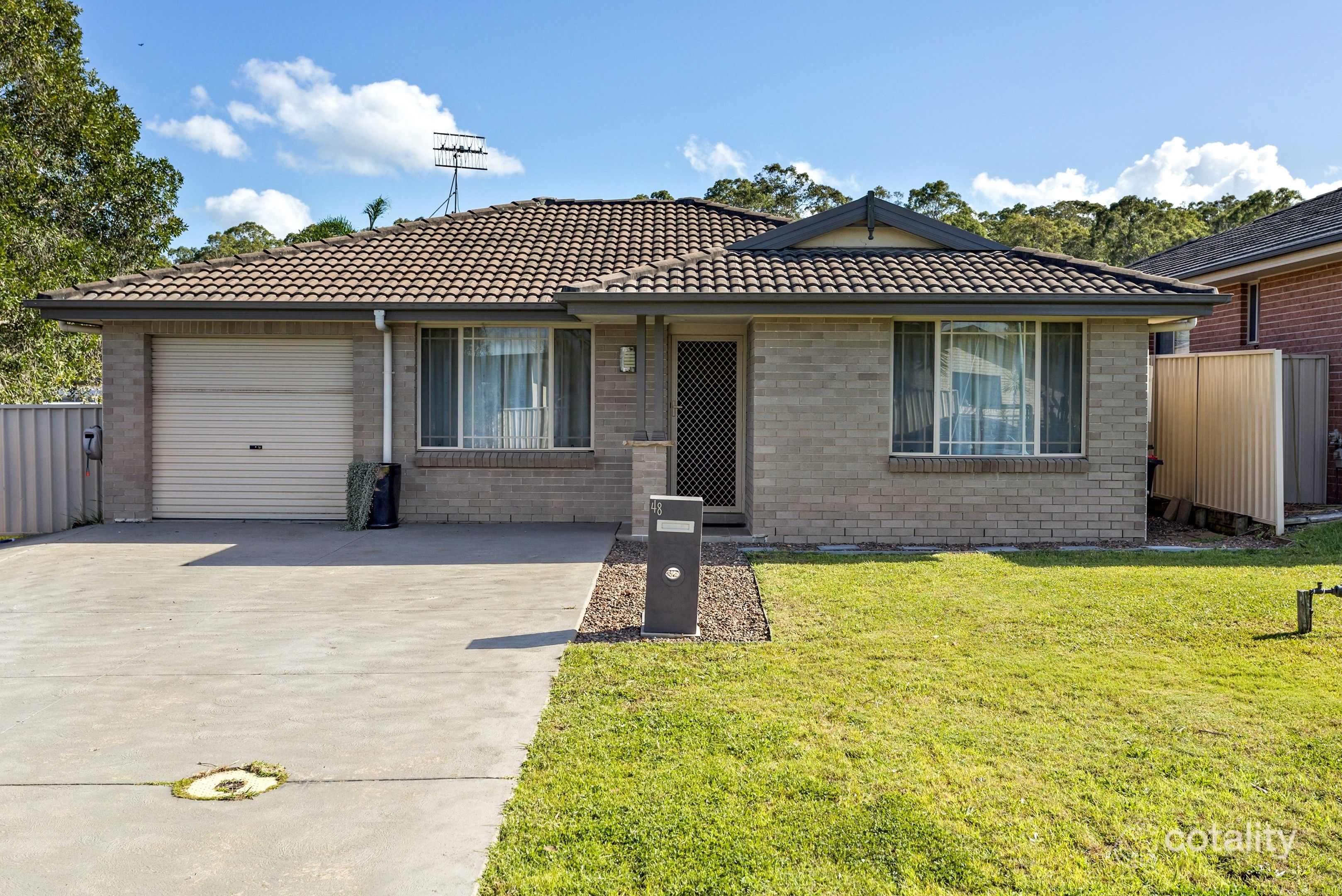 48 Kuttabul Rd, Wadalba, NSW 2259