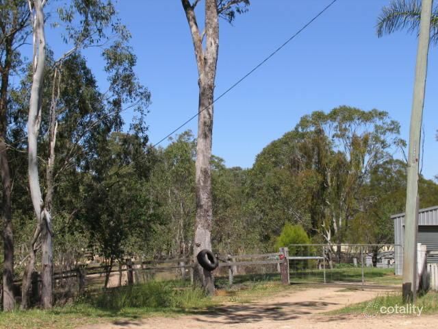 1 Esk St, Crows Nest, QLD 4355