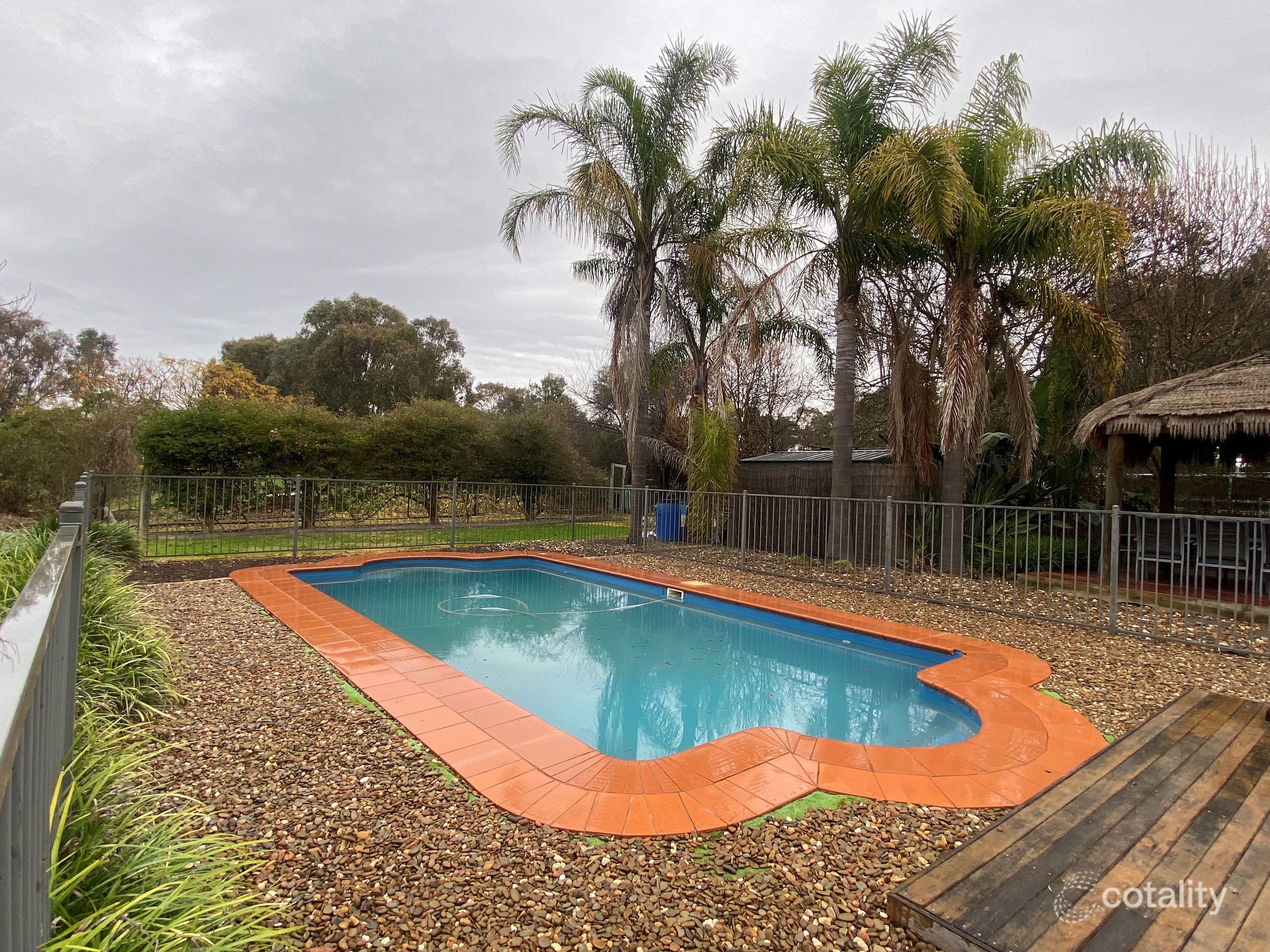 16 Willow Way, Table Top, NSW 2640