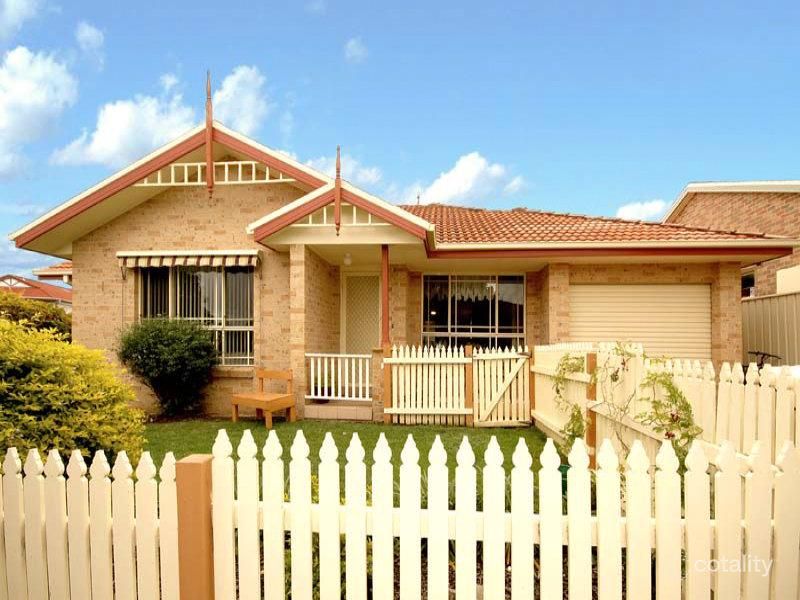 2/1 Durras Cl, Flinders, NSW 2529