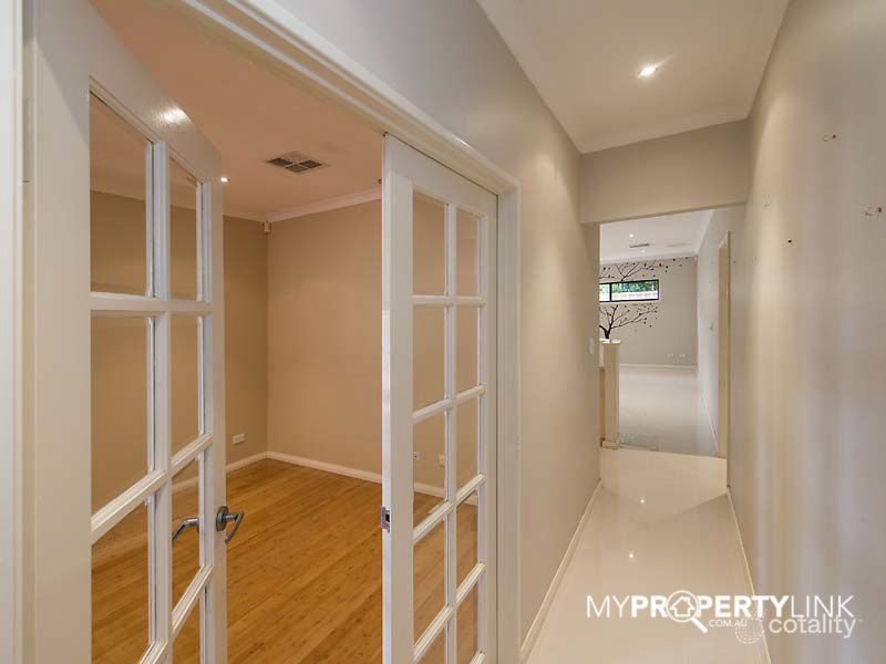 6 Linton Pl, Morley, WA 6062