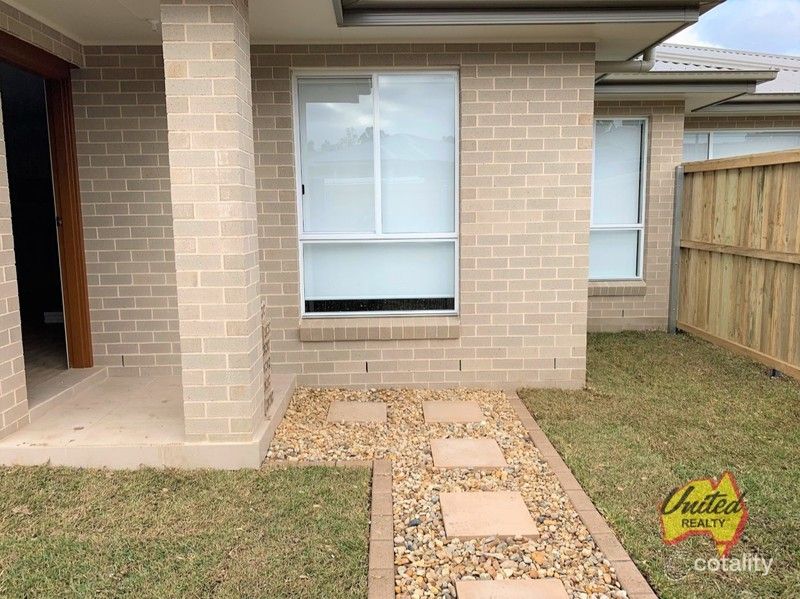 24 Runyon St, Spring Farm, NSW 2570