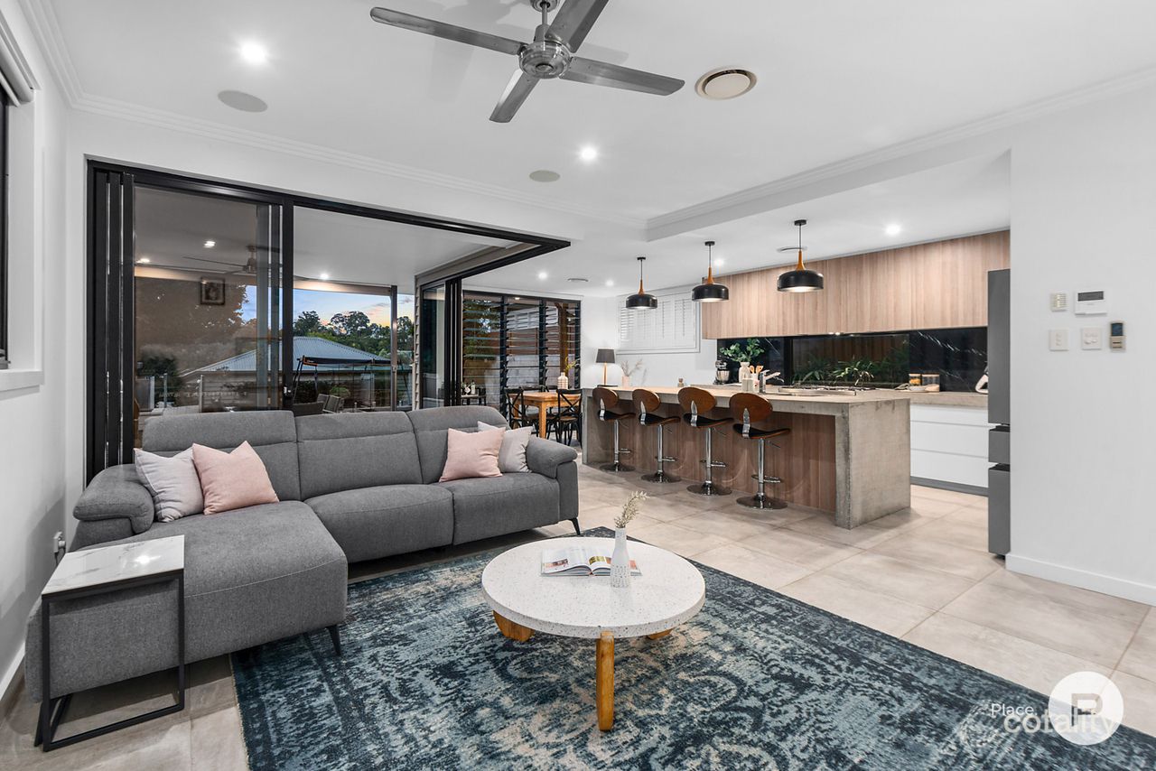 62 Morehead Ave, Norman Park, QLD 4170