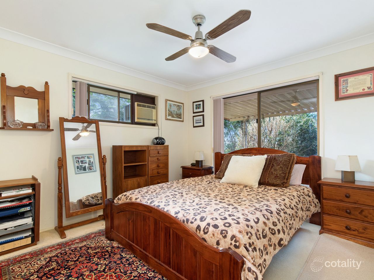 10 Dewar Ct, Highland Park, QLD 4211