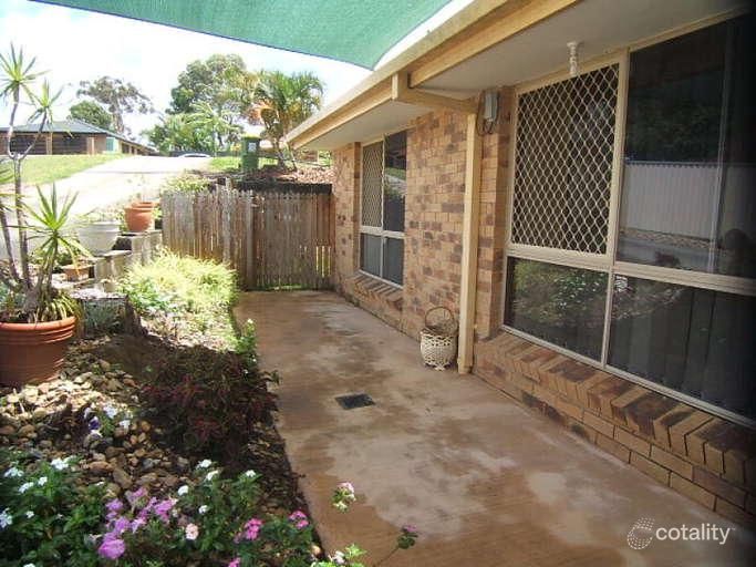 1/5 Ruth Anne Cl, Labrador, QLD 4215