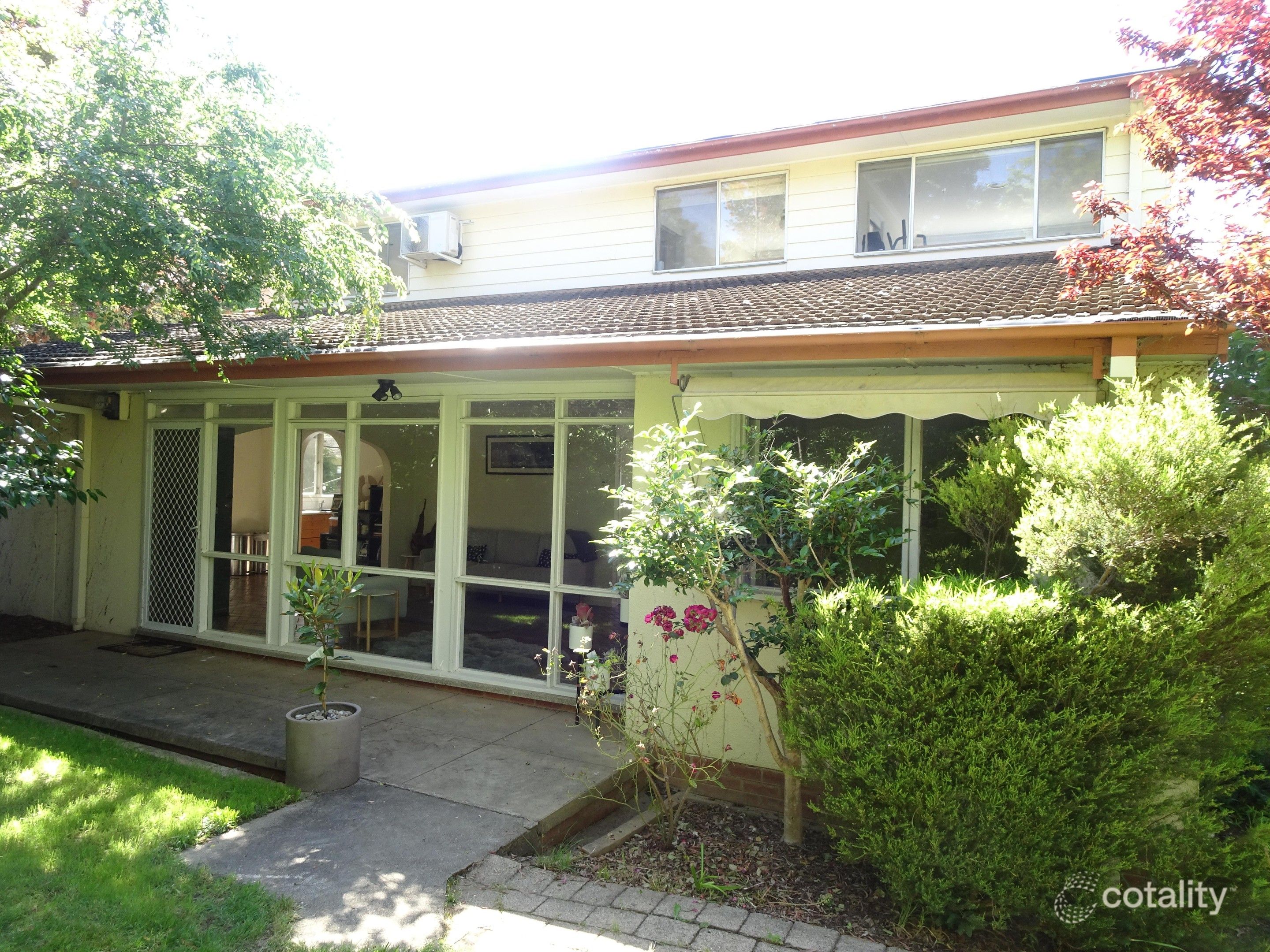 8 Waller Cres, Campbell, ACT 2612