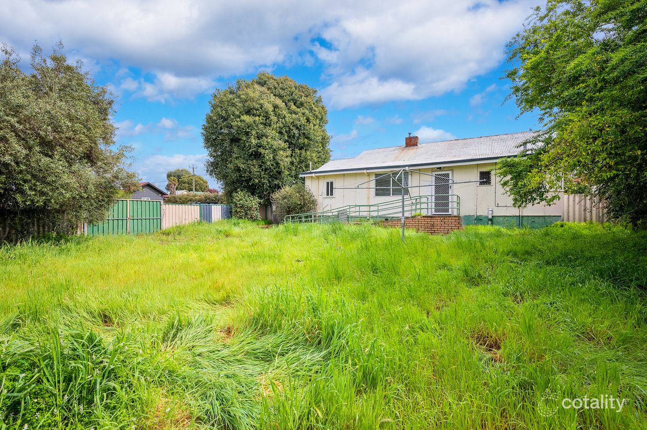 1 Crampton St, Collie, WA 6225