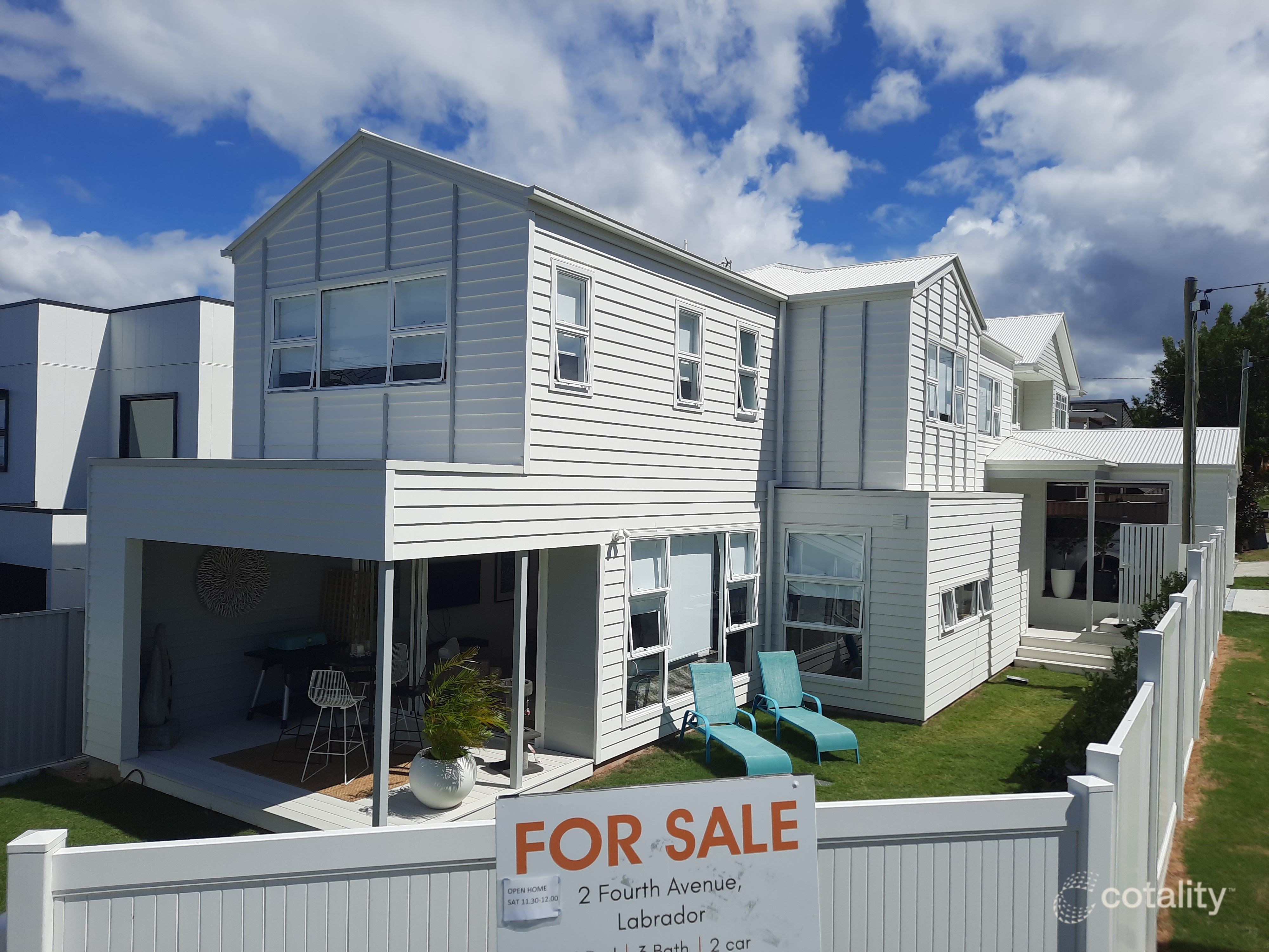 2 Fourth Ave, Labrador, QLD 4215