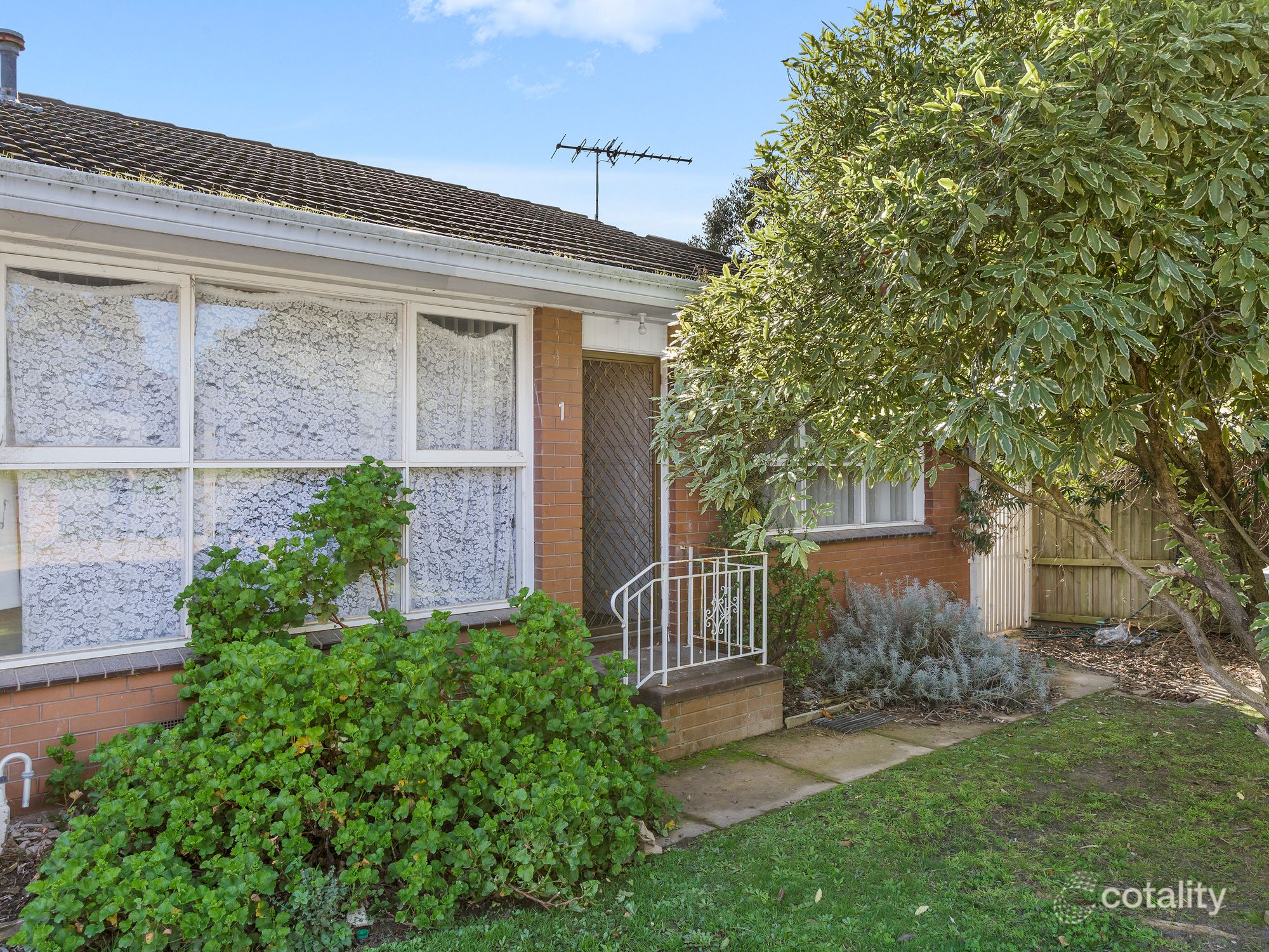 1/6 Hendriks Ct, Highton, VIC 3216