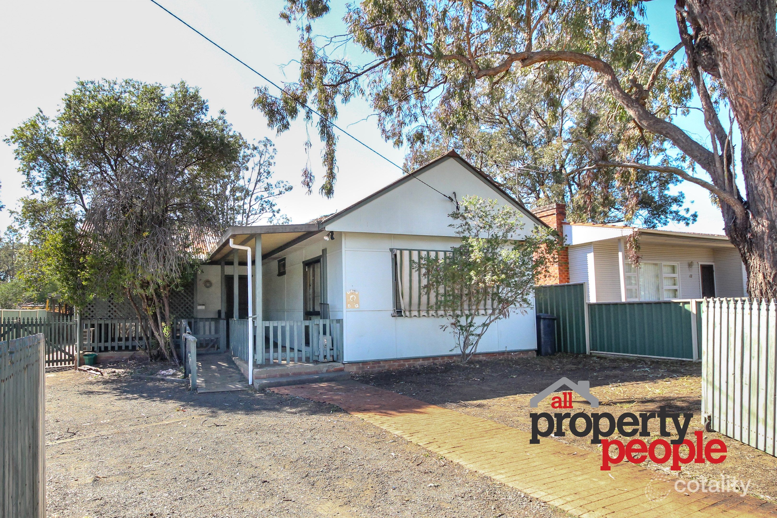 10 Cambridge St, Ingleburn, NSW 2565