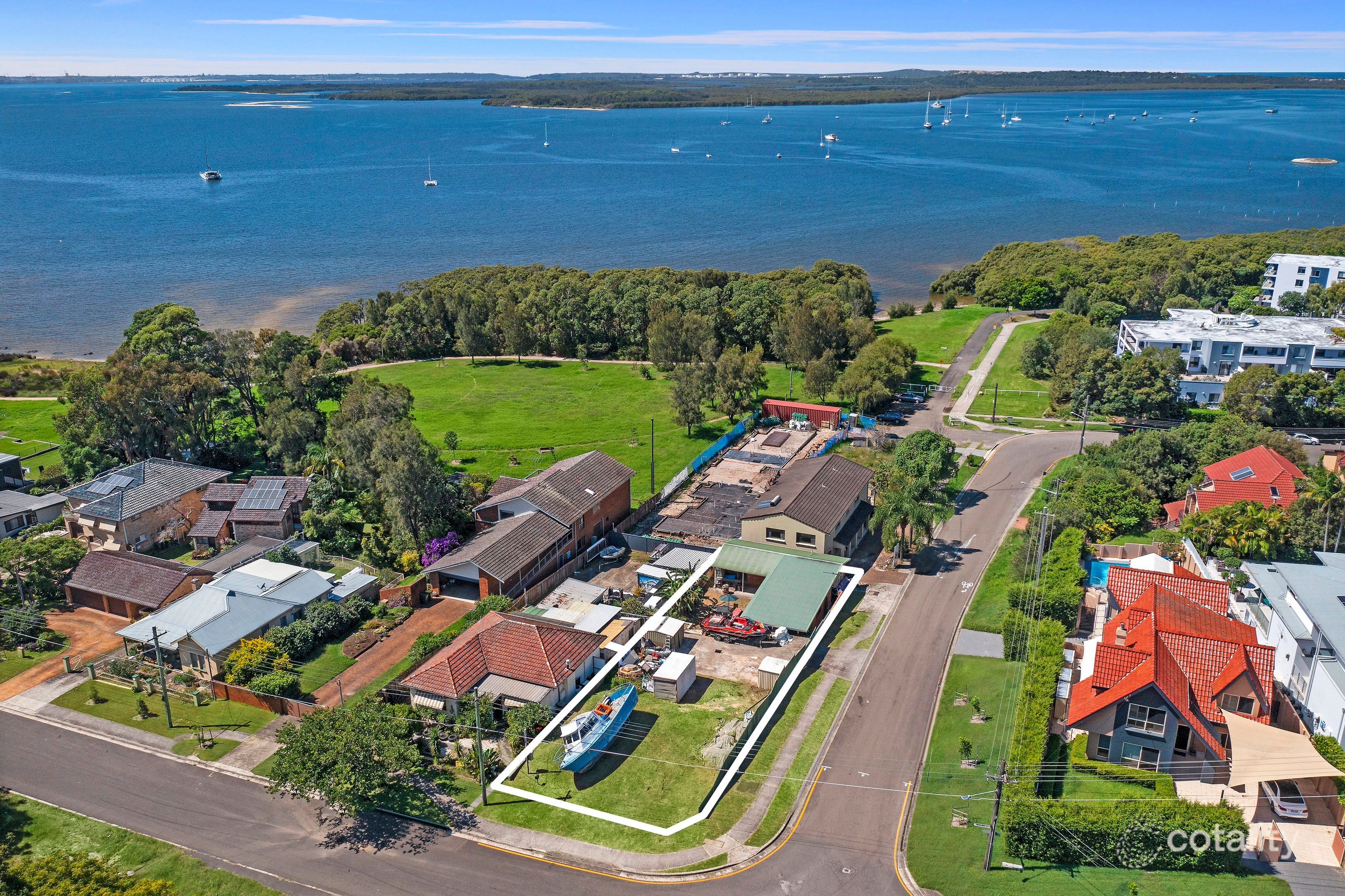 100 Woodlands Rd, Taren Point, NSW 2229