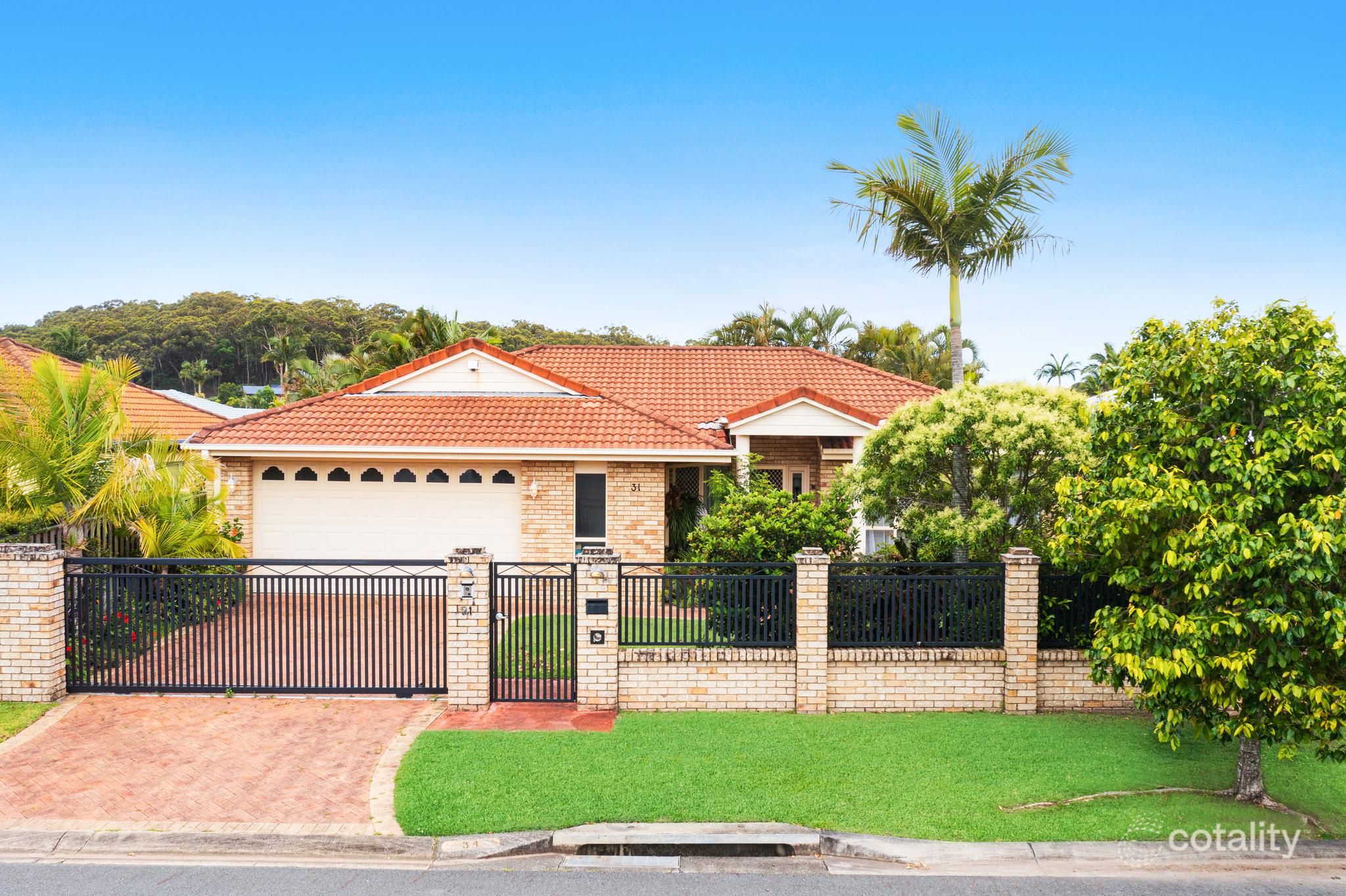 31 Nuthatch St, Burleigh Waters, QLD 4220