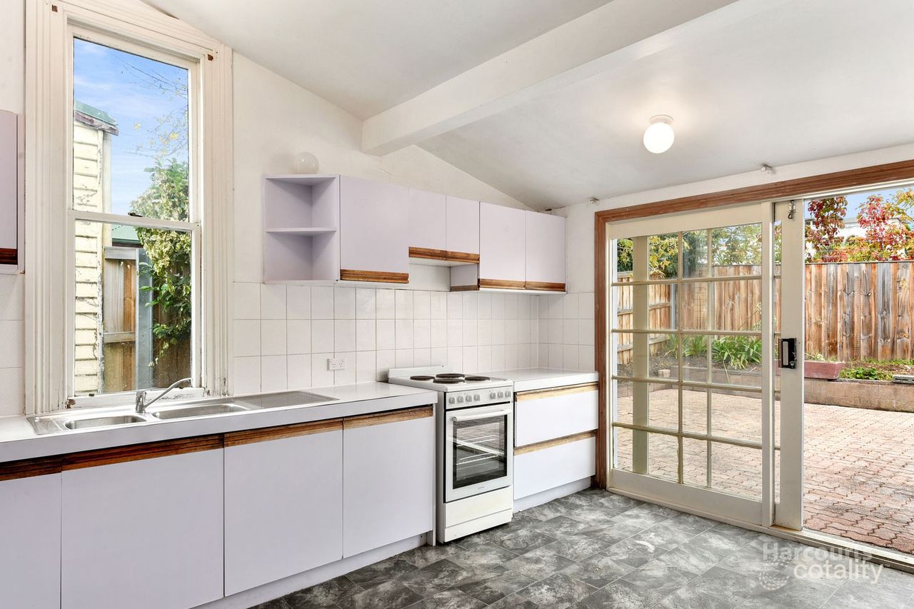 10 Grosvenor St, Sandy Bay, TAS 7005