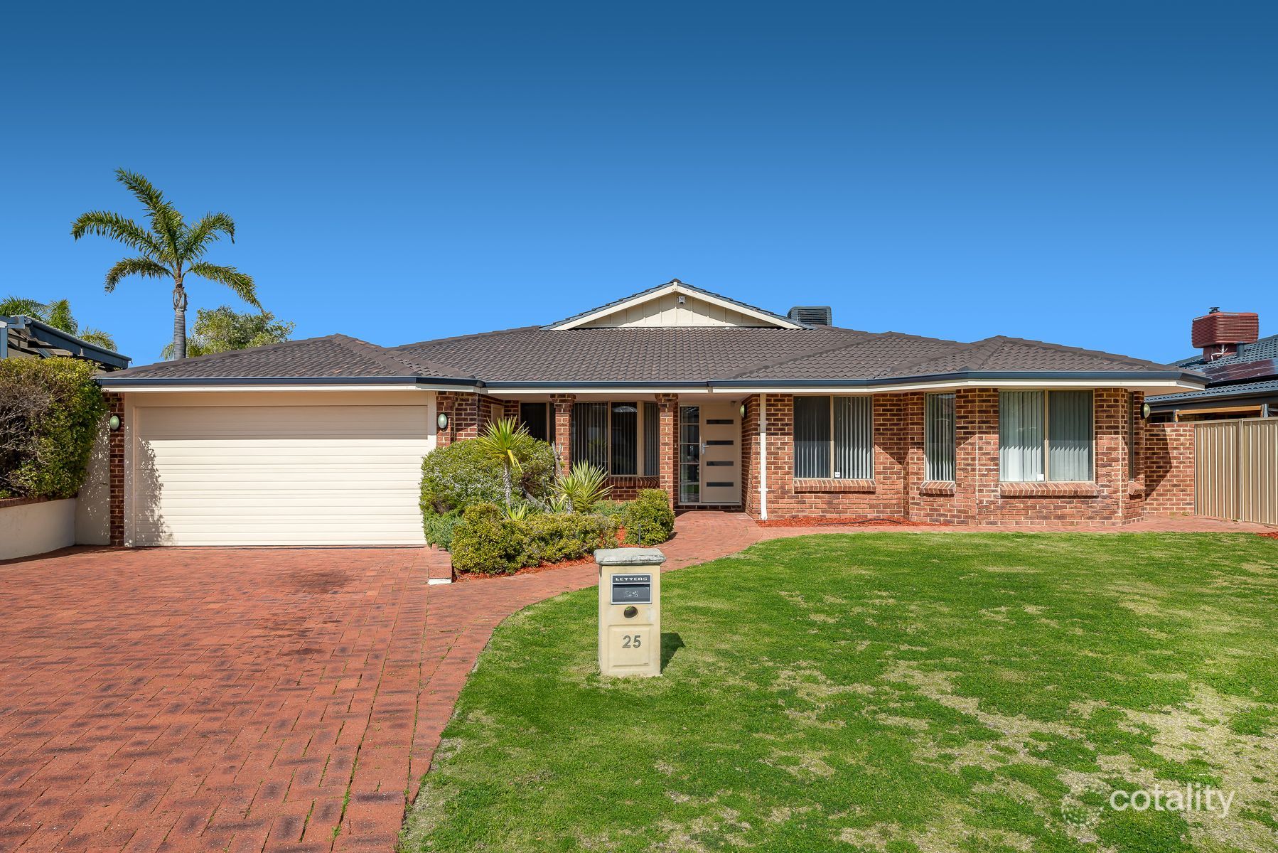 25 Weldwood Rd, Ocean Reef, WA 6027